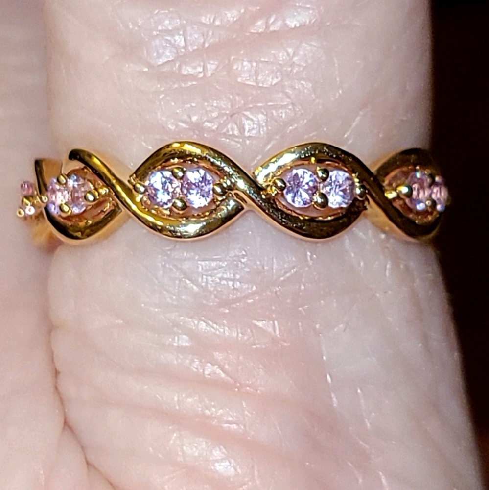 0.30 CT. T.W. Pink Sapphire Infinity Design Ring i
